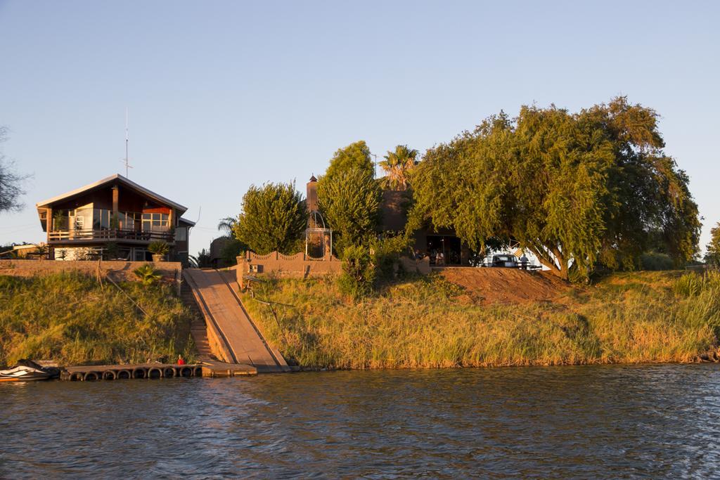 Waterfront Guest House アピントン エクステリア 写真