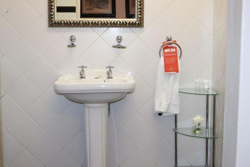 Waterfront Guest House アピントン エクステリア 写真
